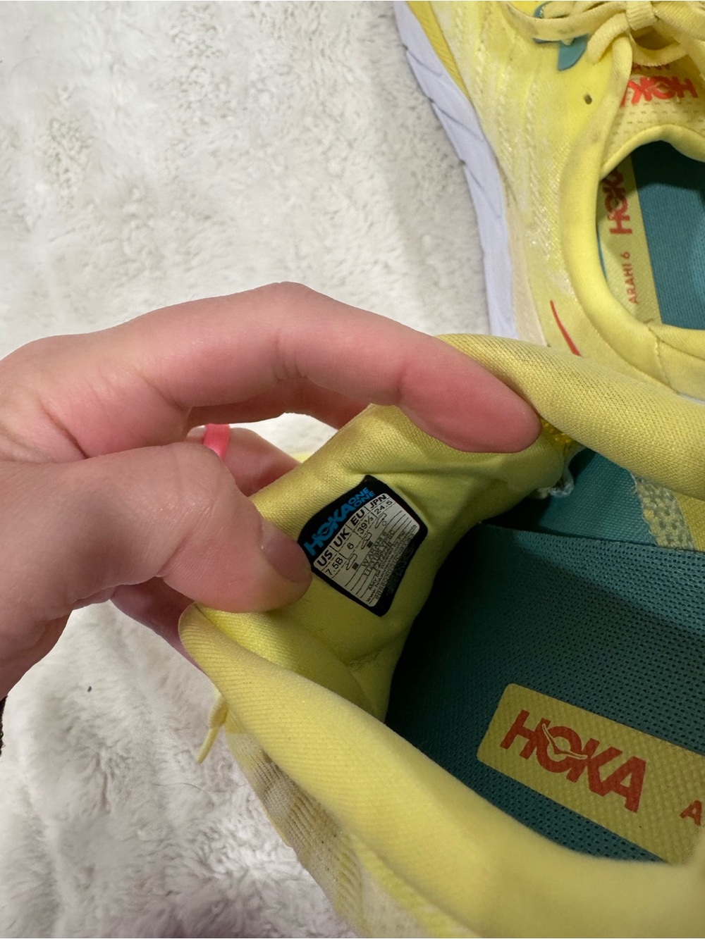 Hoka One One Ariahi 6 Running Shoe Yellow - Picture 6 of 6